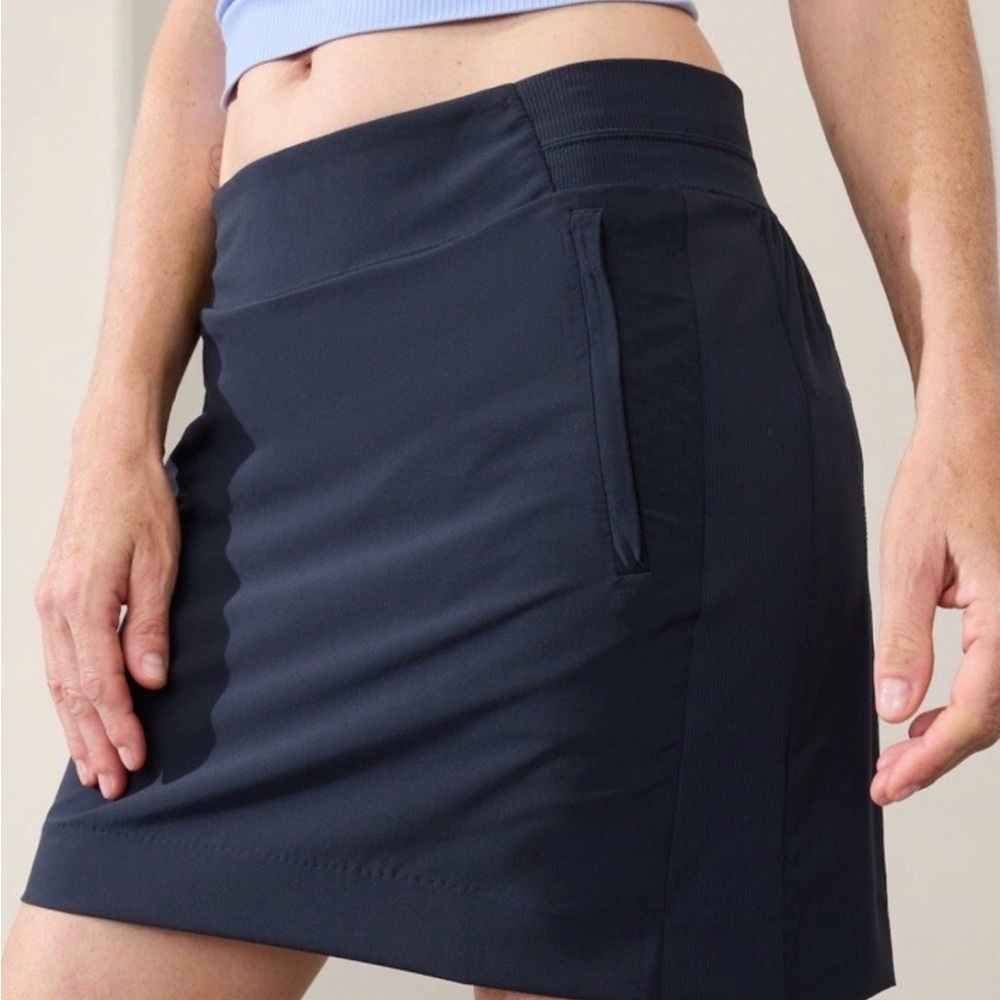 Athleta Brooklyn Mid Rise 13.5” Navy Blue Hybrid-Knit Skort